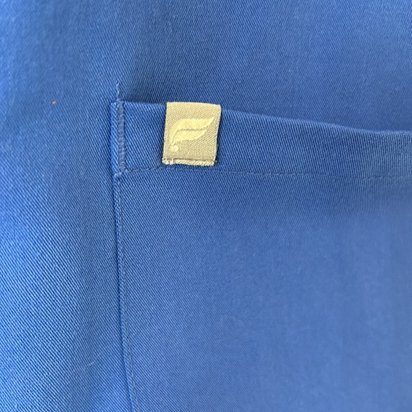 FABLETICS Method 2-Pocket Scrub Top - Picture 4 of 5
